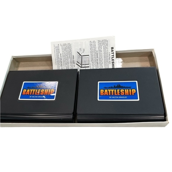 Battleship 1984 Milton Bradley Co Naval Action Game in original box - Picture 4 of 9